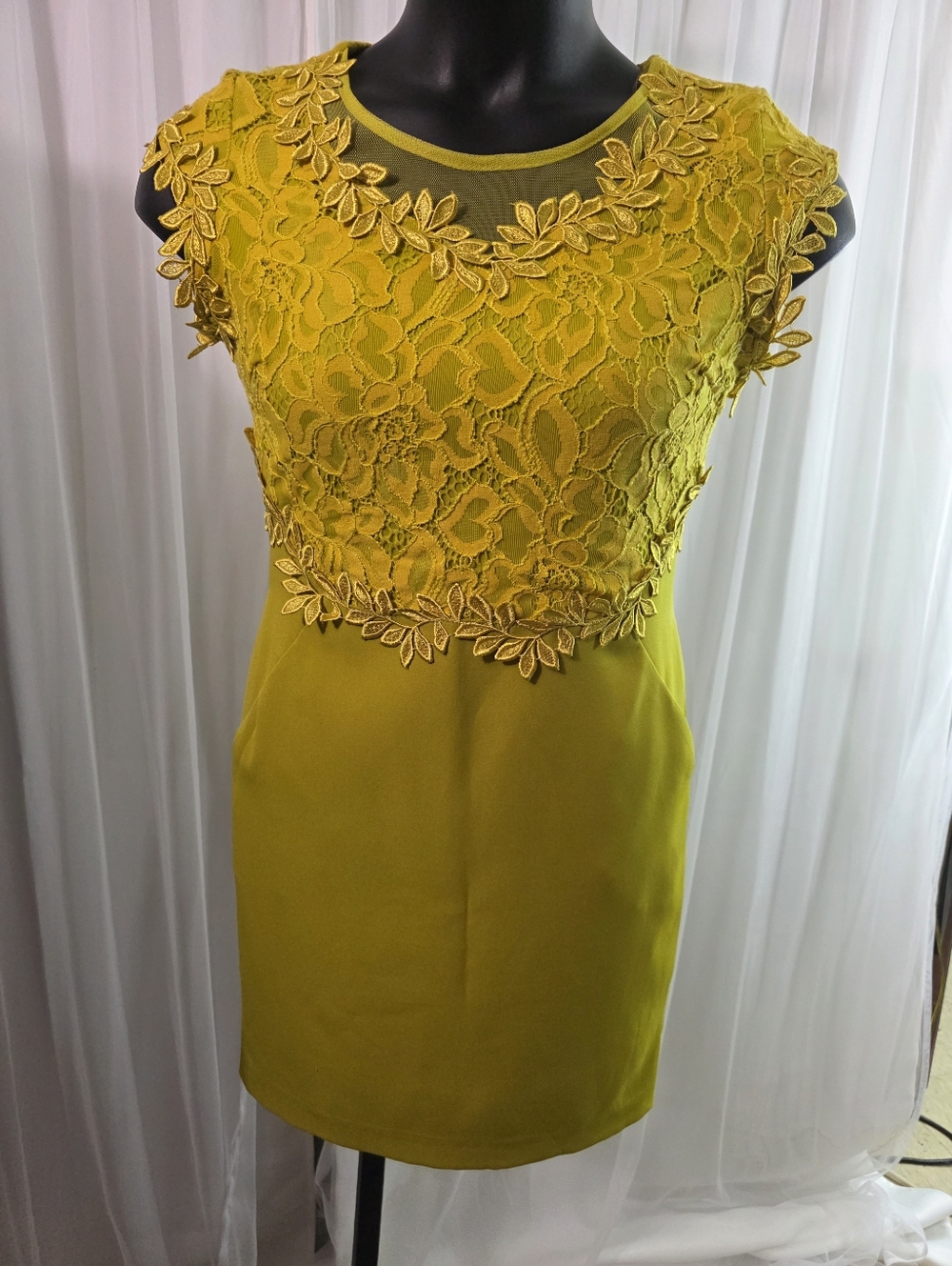 Velvet Istanbul Paris Milan,  Floral Lace Mini Dress Size 8